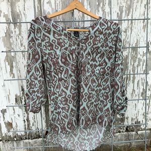 BKE boutique button up blouse size medium